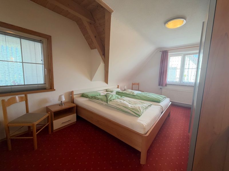 Familienschlafzimmer mit Doppelbett